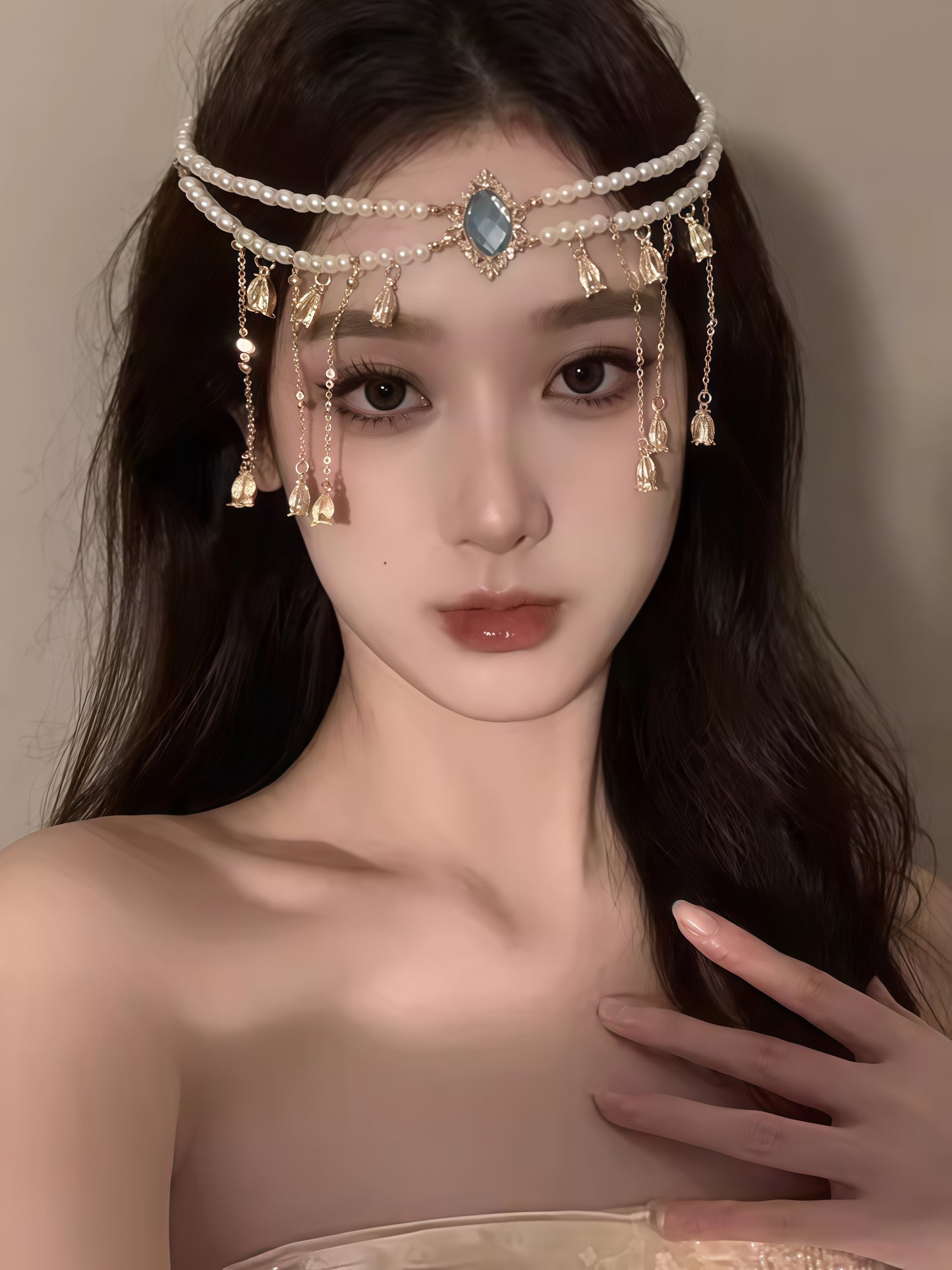 Exotic white pearl hair accessory, lily-of-the-valley hair chain—a stylish, versatile, vintage-inspired ethnic-style hair accessory with a luxurious feel